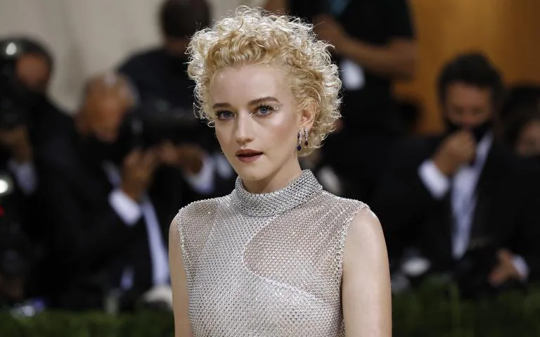 הכירו את זוכי האמי לשנת 2022 הכירו את זוכי האמי לשנת 2022. המהדורה ה-74 של פרסי האמי הביאה שילוב של הפתעות ותוצאות צפויות; לראות מי לקח הביתה את הפסלון