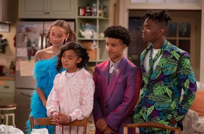 Lançamentos da netflix em outubro de 2022 tem o clube da meia-noite e mais Reunião de família lançamentos da netflix em outubro de 2022