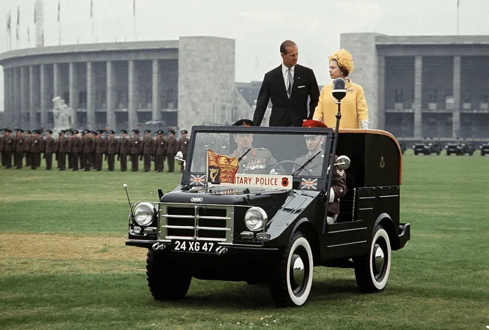 Rainha elizabeth ii morre aos 96 anos A rainha elizabeth ii e o príncipe charles. Reprodução: history