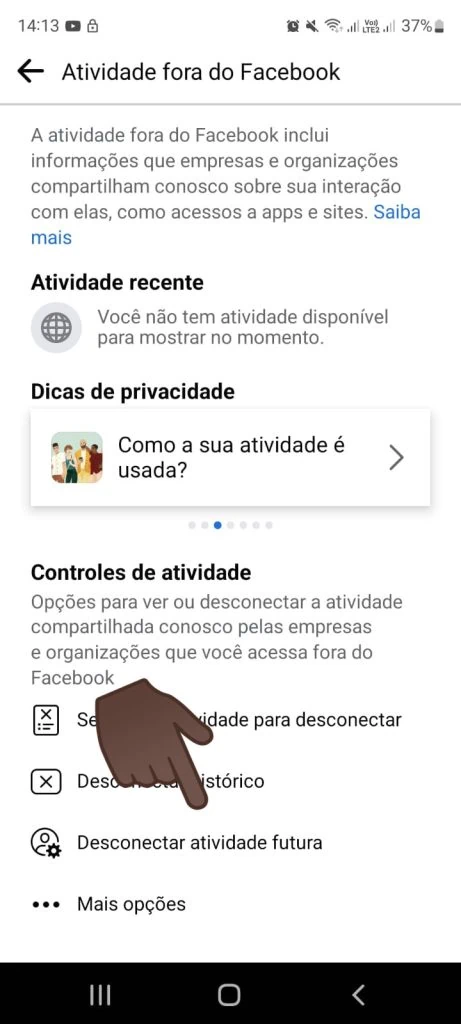 Como deixar de ser espionado pelo facebook na internet A imagem mostra o menu do aplicativo do facebook com seta indicando para clicar em “desconectar atividade futura”.