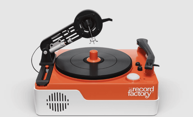 Po-80 é um gravador de discos de vinil portátil Po-80, fábrica de discos de vinil da teenage engineering