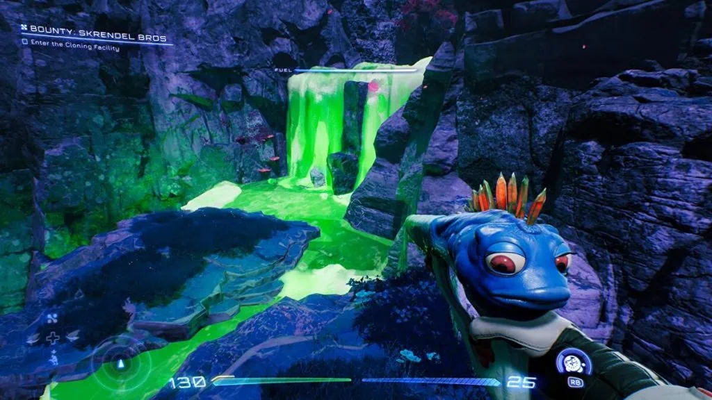 Изображение сцены из игры High on Life, на которой изображено синее существо с большими глазами и пещерная местность.