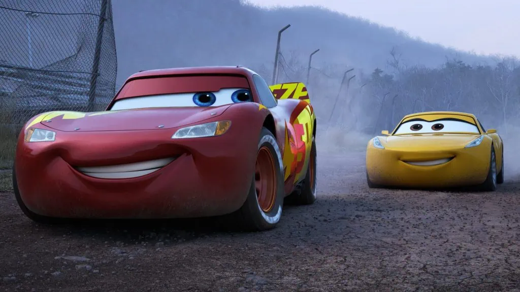 Pixar: conheça a origem e todos os filmes do estúdio Cena do filme carros 3