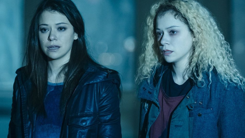 Conheça as melhores séries que fazem 10 anos em 2023 Cena de orphan black