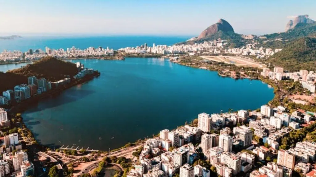 Os 30 melhores pontos turísticos para visitar no rio de janeiro Os 30 melhores pontos turísticos para visitar no rio de janeiro. Superestimado ou imperdível? Separamos os melhores lugares para conhecer no rio de janeiro para ajudar os interessados a montar um tour completinho pela cidade