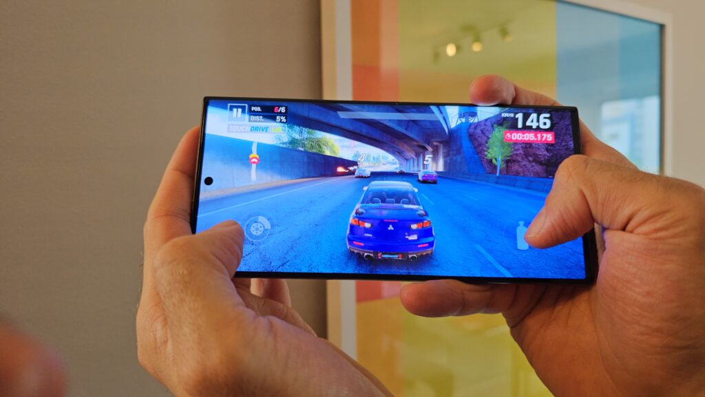 Review: galaxy s23 ultra mantém design mas melhora nas funções Galaxy s23 ultra rodando asphalt 9