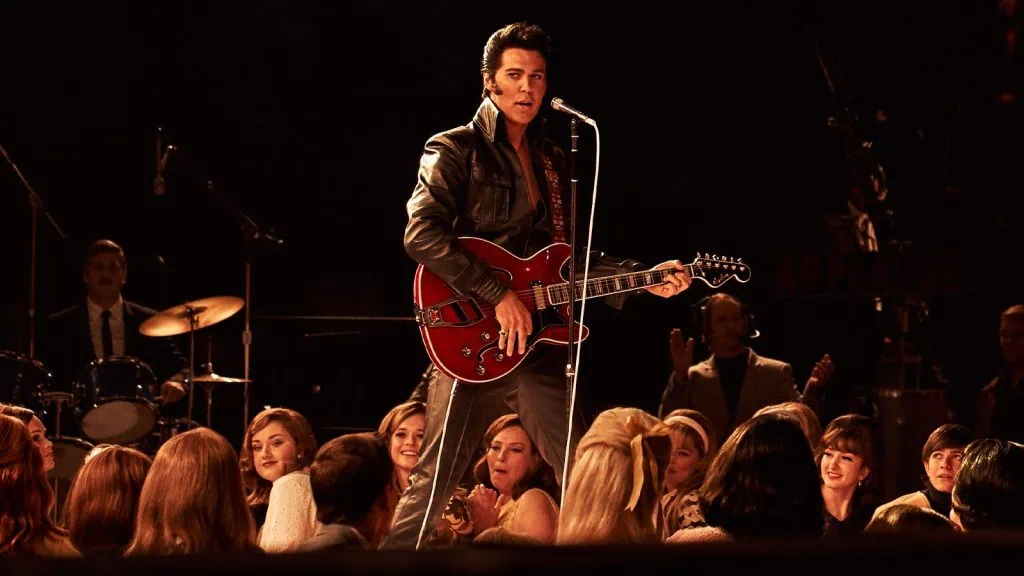 Crítica: elvis entrega a paixão de baz luhrmann pelo rei do rock Crítica: elvis entrega a paixão de baz luhrmann pelo rei do rock