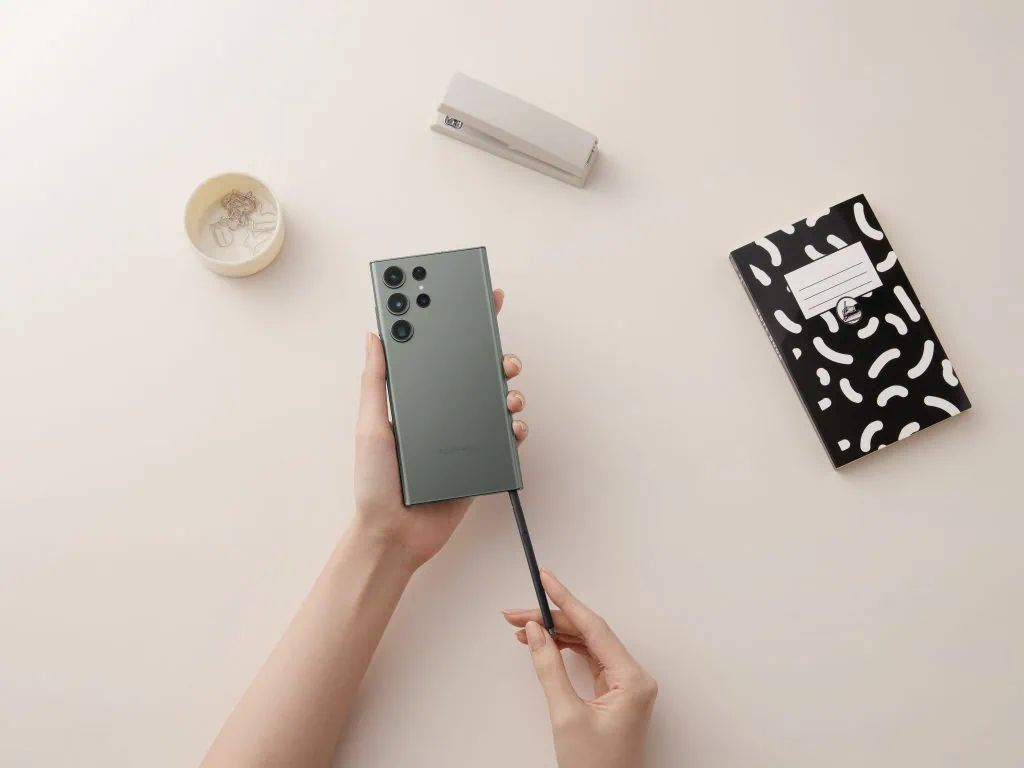 56 dicas e truques para o galaxy s23, s23+ e s23 ultra Galaxy s23 ultra tendo sua s pen removida