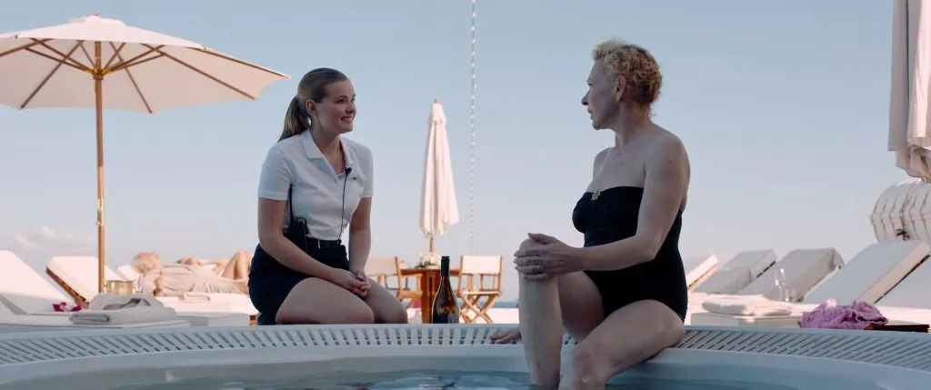 Crítica: triângulo da tristeza satiriza o privilégio e ri de todos Crítica: triângulo da tristeza satiriza o privilégio e ri de todos