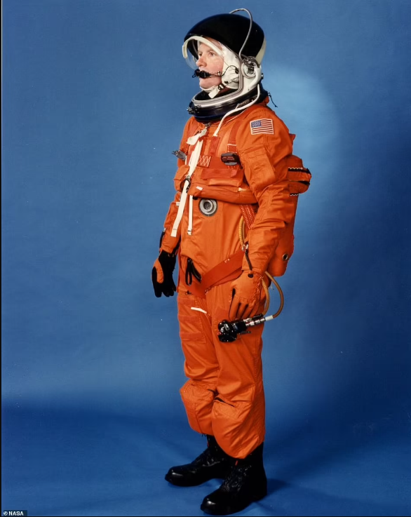 Versão de traje da NASA  para ônibus espacial de 1994