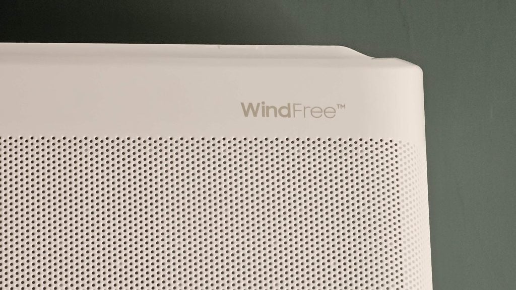 Review: split inverter ac samsung windfree connect Windfree adalah fungsi yang menggunakan lubang di bangkai untuk melepaskan udara dengan lebih halus ke lingkungan
