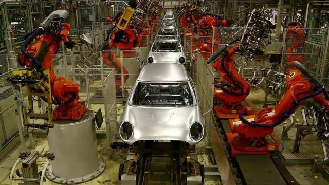 Profesi apa yang akan digantikan oleh ais? Dan kapan? Robot digunakan untuk merakit mobil