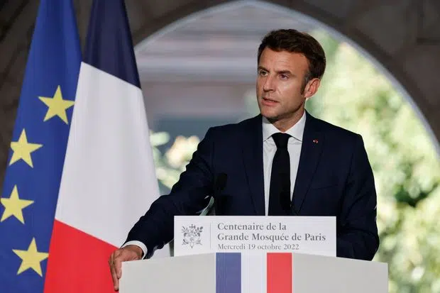 Projeto de lei na frança quer regular influenciadores digitais A proposta de lei foi sugerida pelo próprio partido de emmanuel macron