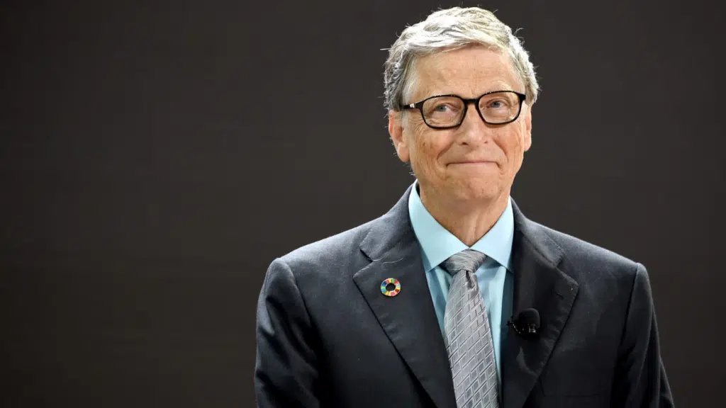 Bill gates fala sobre as opiniões contrárias à pausa no desenvolvimento de ia.