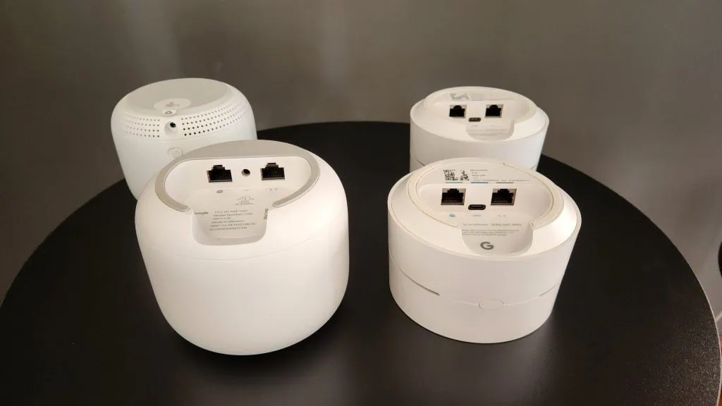 Review: roteador google nest wifi com alto-falante é um produto bem versátil Review: roteador google nest wifi com alto-falante é um produto bem versátil. É um produto coringa: une alto-falantes inteligentes aos roteadores mesh. Se você busca por rede estável com grande cobertura e ótima velocidade, vem ler esse review