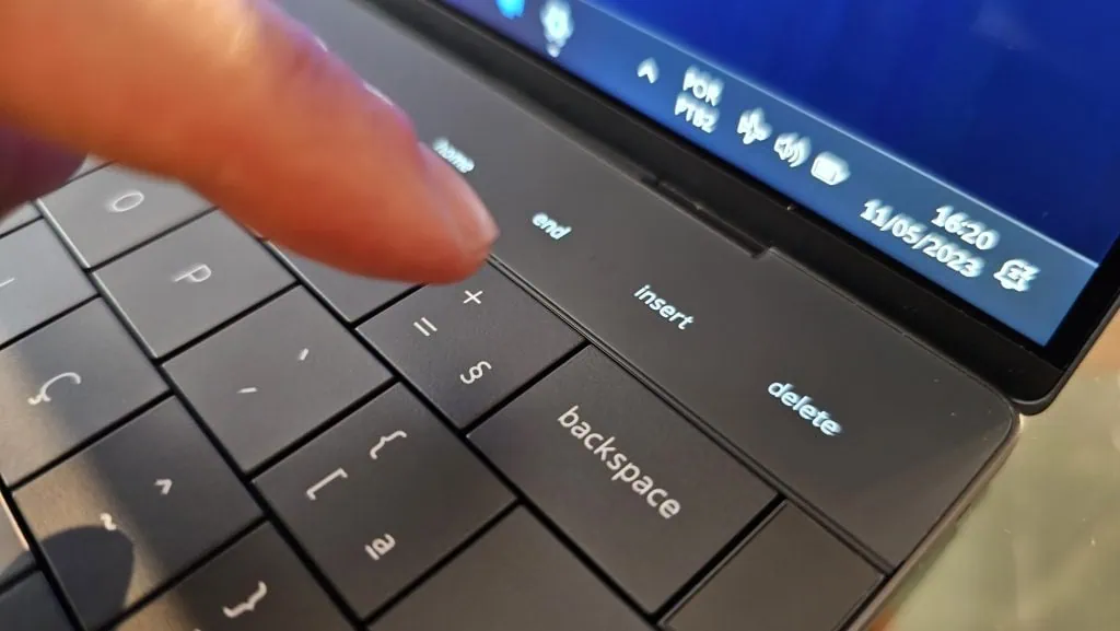 Review: dell xps 13 plus une balaço perfeito entre portabilidade, potência e design Review: dell xps 13 plus une balaço perfeito entre portabilidade, potência e design. Atualizado com processadores intel de 12. ª e 13. ª geração, o notebook dell xps 13 plus o notebook é um prato cheio para os olhos. Confira a análise.