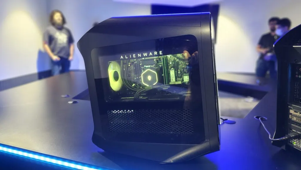 Dell lança desktop gamer alienware aurora r15 no brasil por r$ 9. 999 Desktop gamer alienware aurora r15