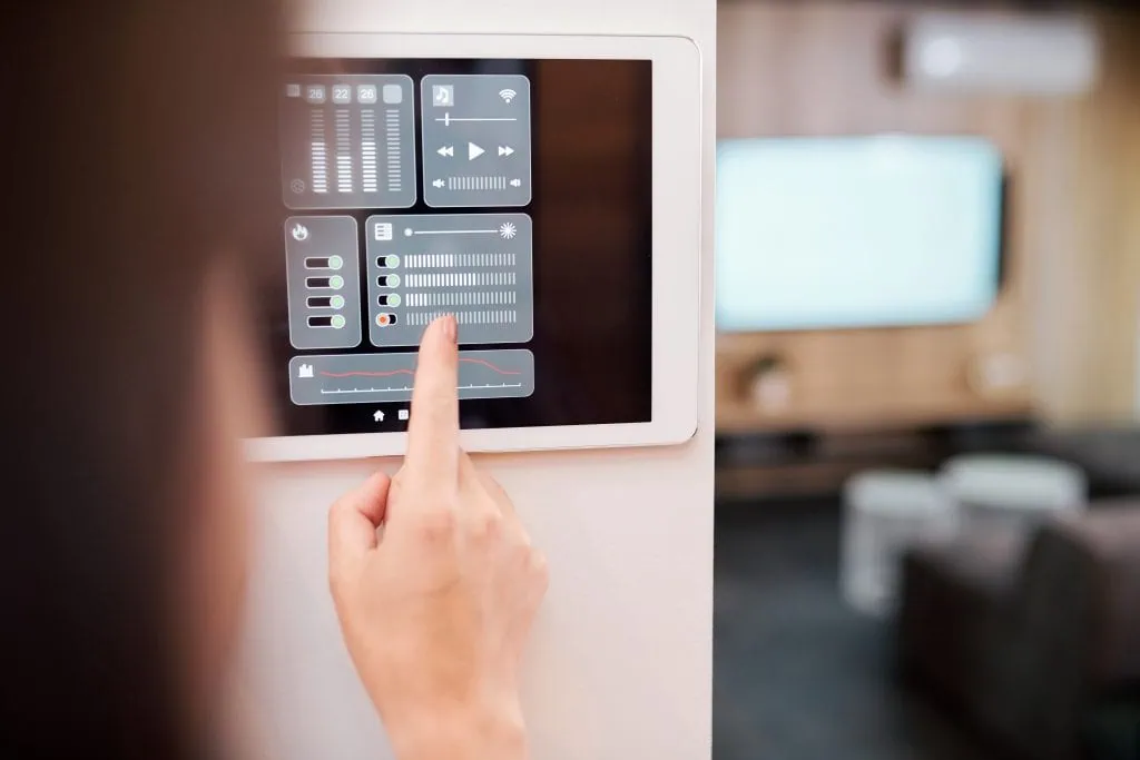 Lernen Sie Casa Vivo kennen, einen Concept Store für Smart Homes, der in São Paulo eröffnet wurde. Lernen Sie Casa Vivo kennen, ein Automatisierungsgeschäft und Smart Home, das in São Paulo eingeweiht wurde.