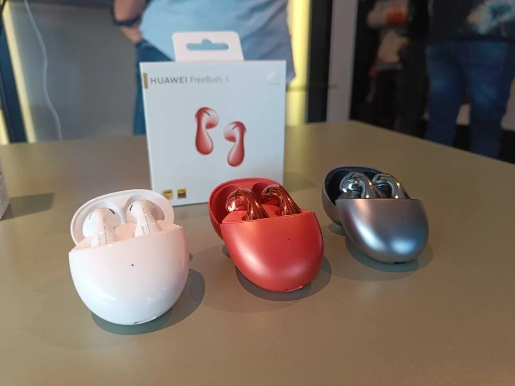 Huawei band 8 chega ao brasil em junho com 100 modos esportivos Freebuds 5 da huawei