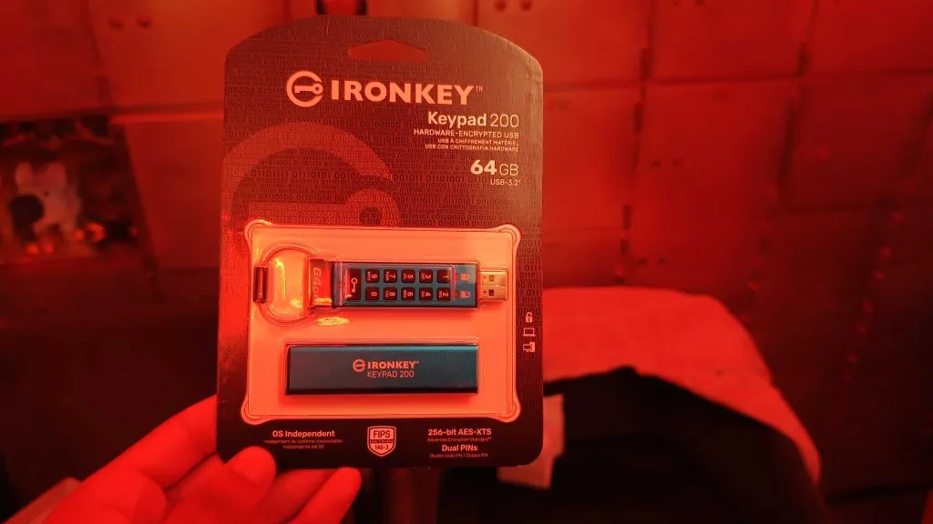Kingston lança pendrive com senha para maior segurança Pendrive com senha ironkey privacy 200