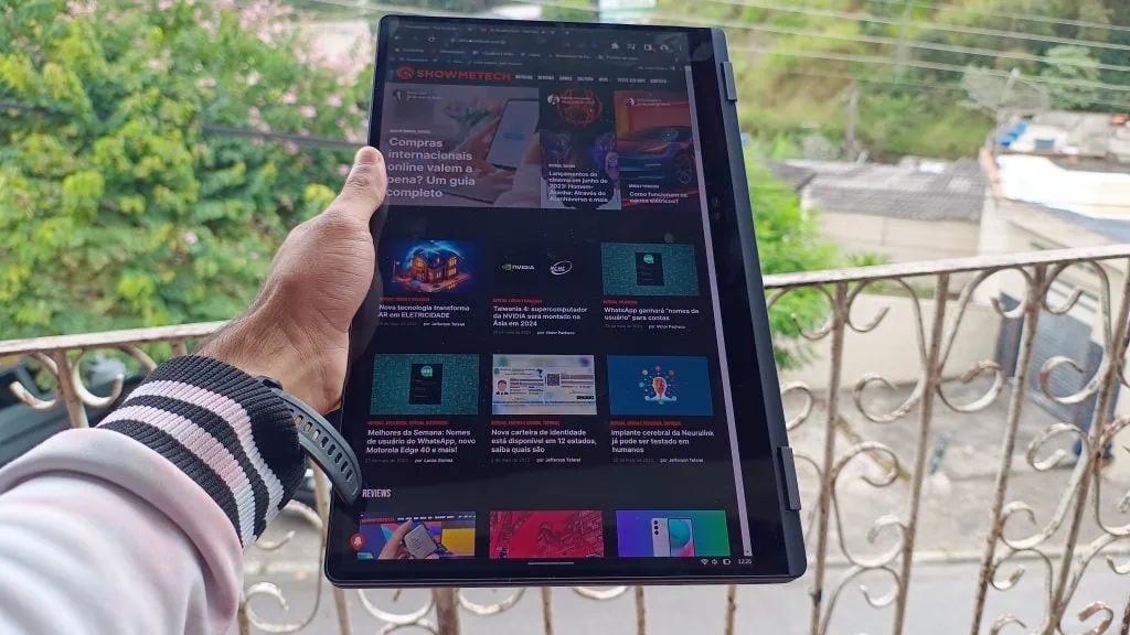 Review: galaxy book3 360 acerta no desempenho e tem boa bateria Galaxy book3 360 em modo tablet