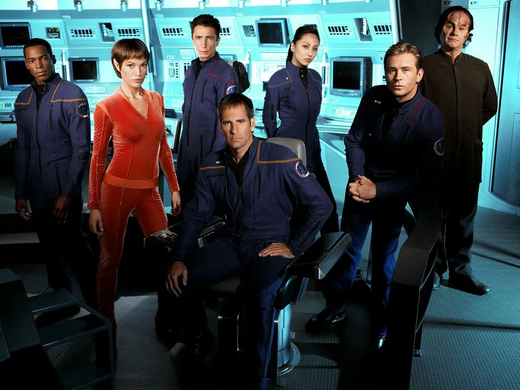 As tecnologias de star trek: das telas para a vida real Personagens da série star trek enterprise posam para foto do elenco