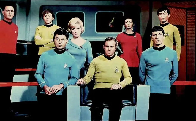 As tecnologias de star trek: das telas para a vida real Tripulação original de star trek posa para foto
