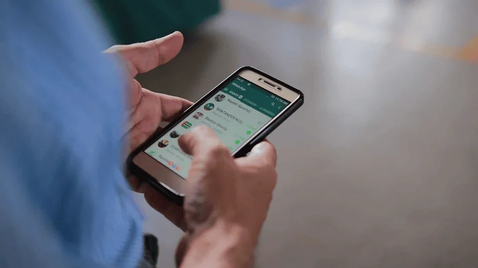 Como ficar invisível no whatsapp e remover o status de online Disponível primeiro top t alt