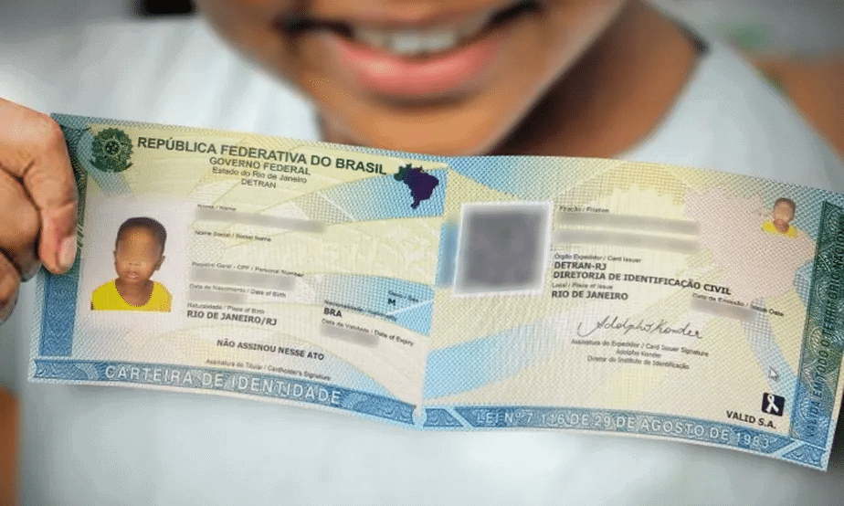 Nova carteira de identidade está disponível em 12 estados, saiba quais são Nova carteira t alt