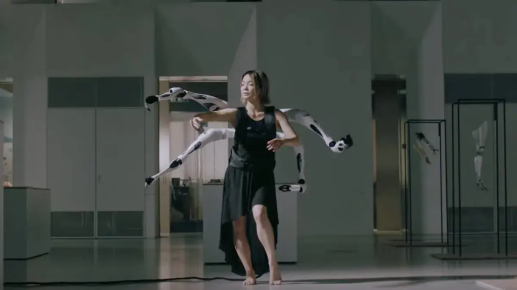 Braços robóticos “de aranha” em humanos | trio. Chatgpt-4 de graça, esculturas feitas com ai e braços robóticos em humanos. Esse é o seu showmetech trio dessa semana!