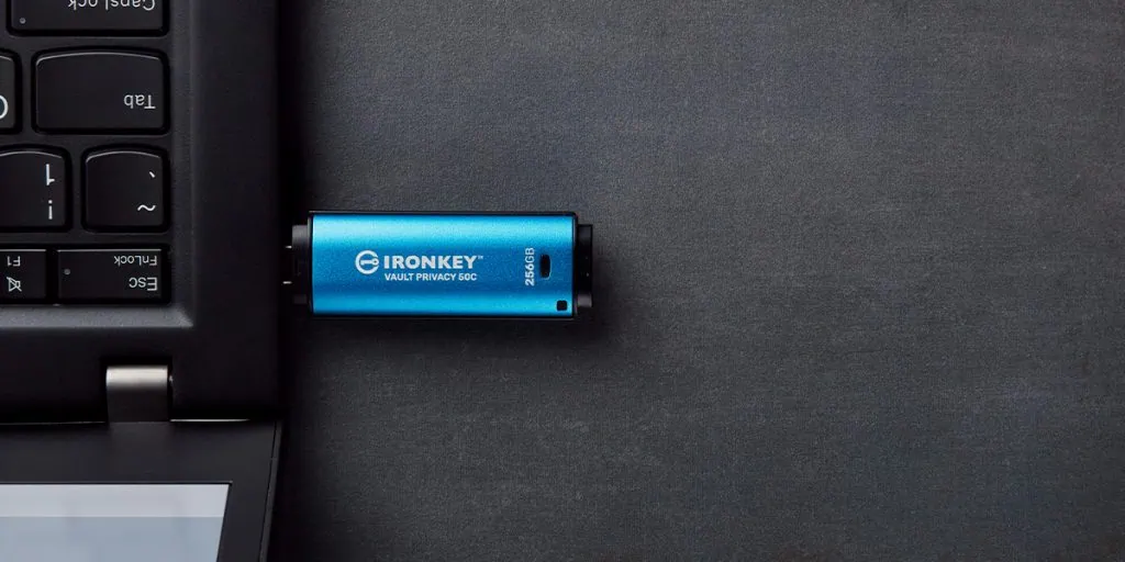 Kingston lança pendrive com senha para maior segurança Vault privacy 50