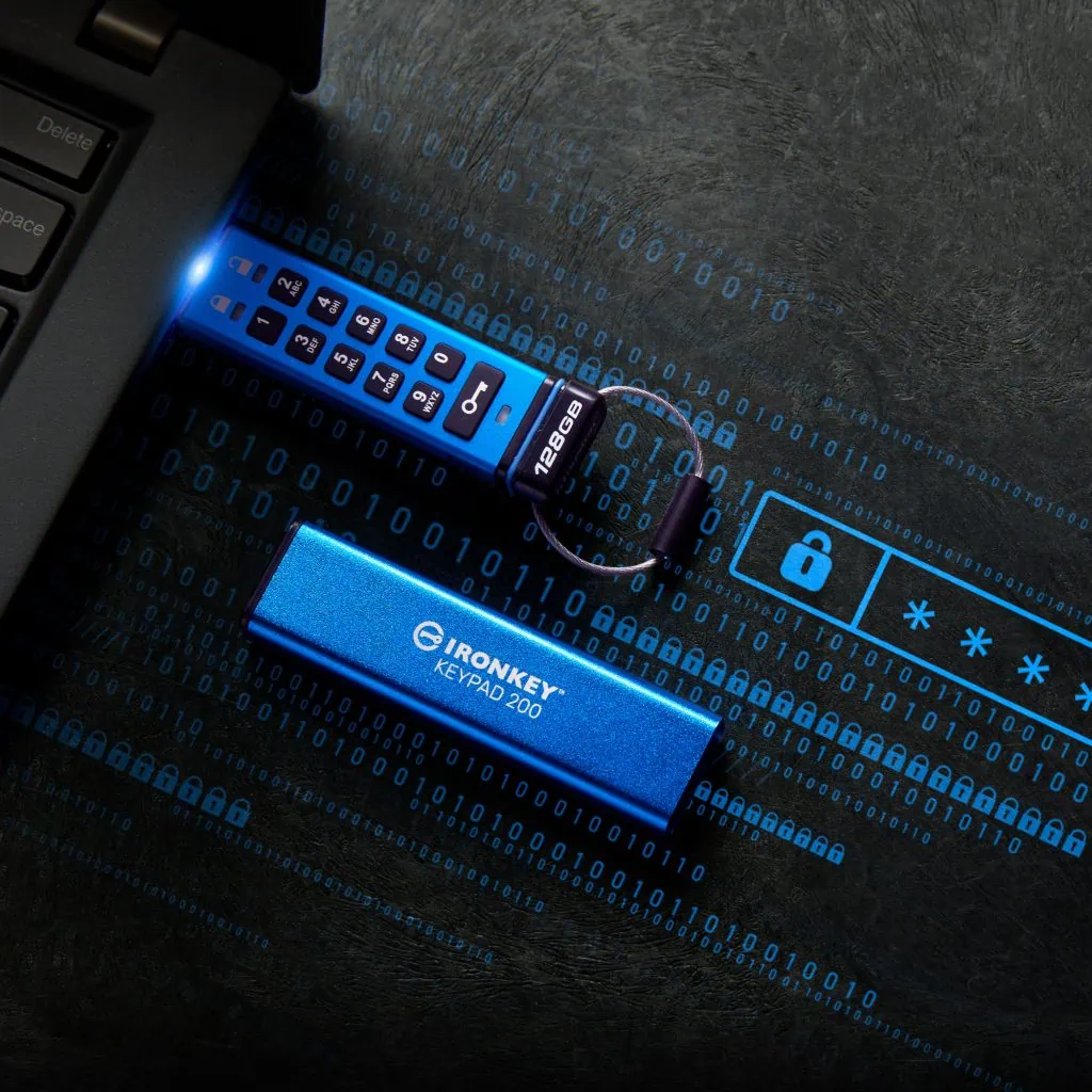 Kingston lança pendrive com senha para maior segurança Kingston lança pendrive com senha para maior segurança. Voltado para a proteção de dados sensíveis, o ironkey privacy 200 tem cinco opções de armazenamento e também conta com um sistema operacional independente