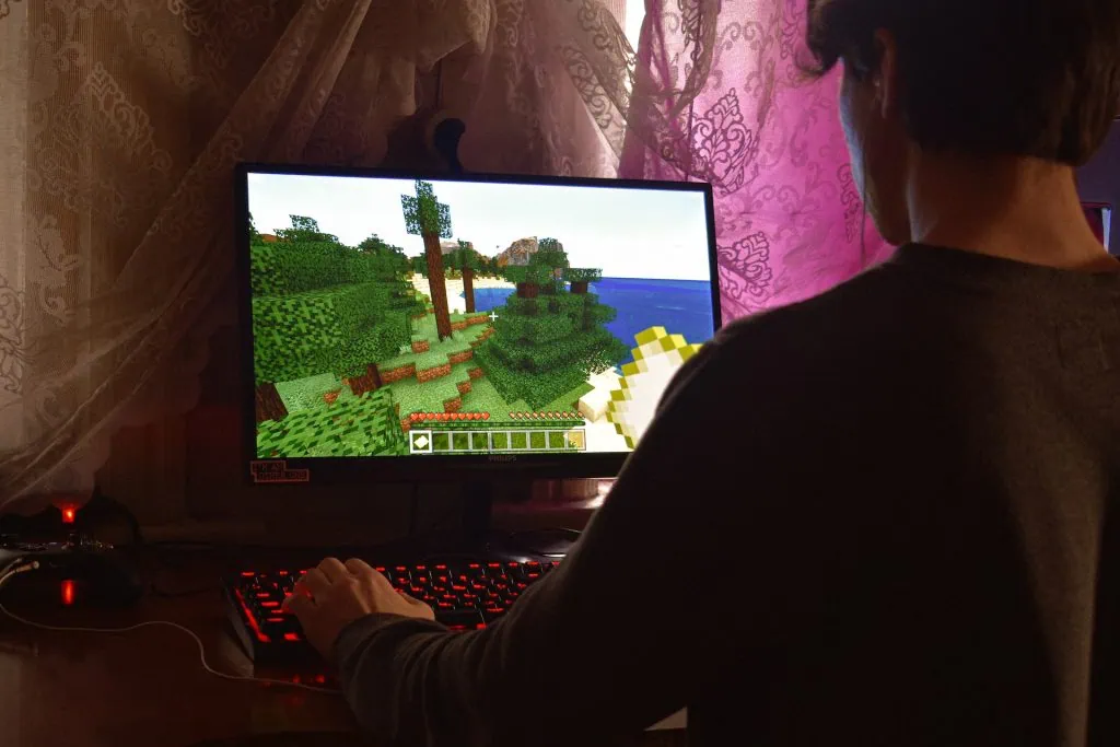 Os melhores processadores gamers de 2023 Pessoa jogando no computador