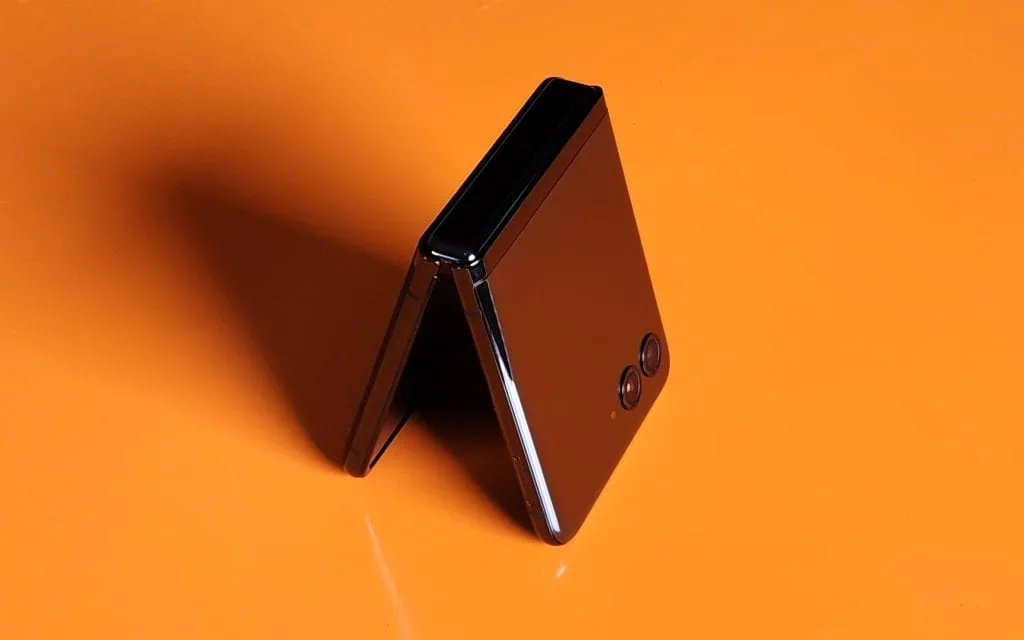 Review motorola razr 40 ultra: telas de encher os olhos Review motorola razr 40 ultra: telas de encher os olhos. A motorola fez um trabalho excepcional no razr 40 ultra. A fluidez das telas e do sistema são ponto alto, além da altíssima qualidade de construção. Vem conhecer o aparelho