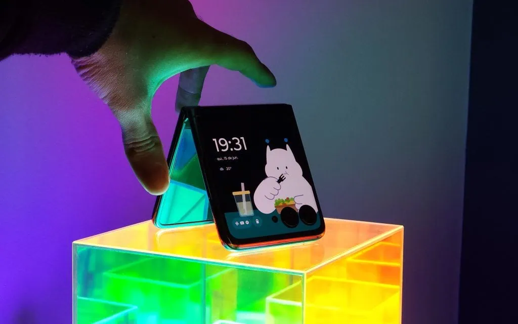 Review motorola razr 40 ultra: telas de encher os olhos Review motorola razr 40 ultra: telas de encher os olhos. A motorola fez um trabalho excepcional no razr 40 ultra. A fluidez das telas e do sistema são ponto alto, além da altíssima qualidade de construção. Vem conhecer o aparelho