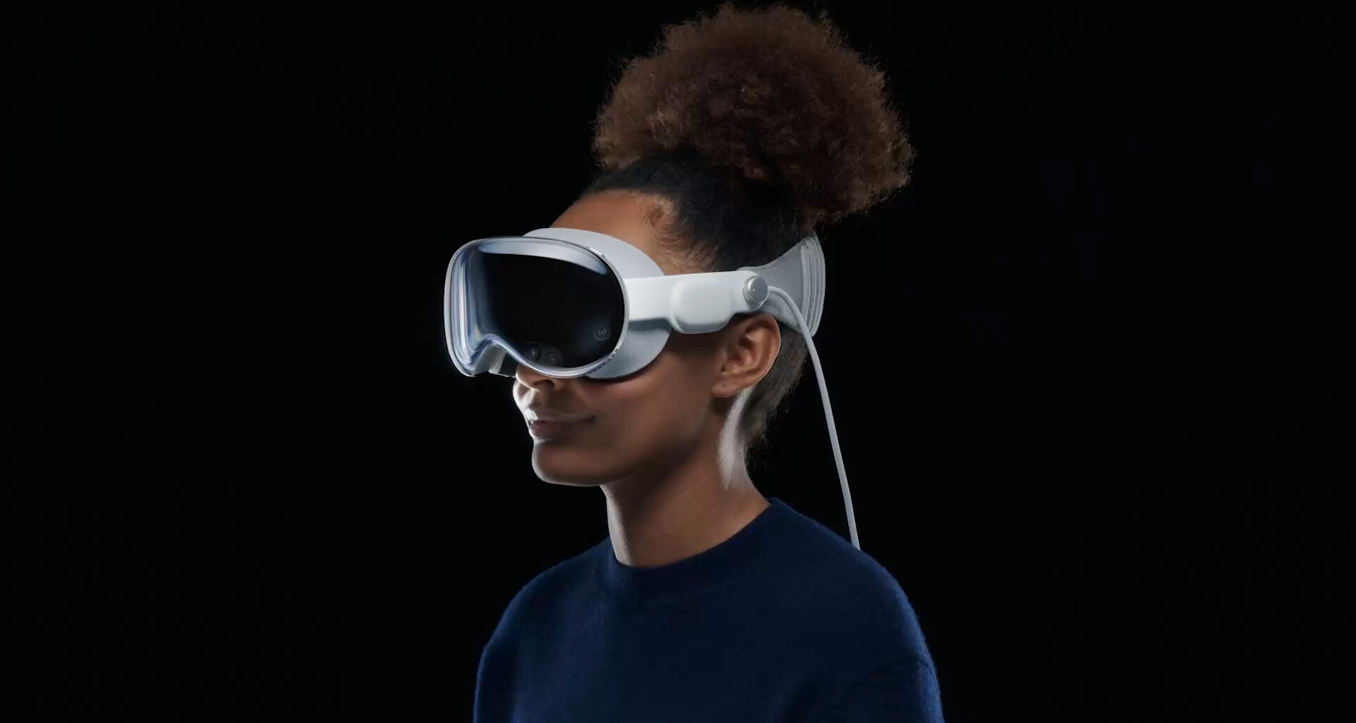 Vision pro: apple anuncia óculos de realidade mista com 12 câmeras. Aparelho entrega experiência visual incrível e conta com suporte para áudio espacial. Ele também tem bateria externa e entrega imagens em 4k