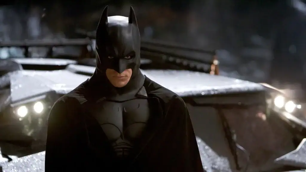 Todos os filmes de christopher nolan e onde assistir Christian bale vestido de batman no filme "batman begins".