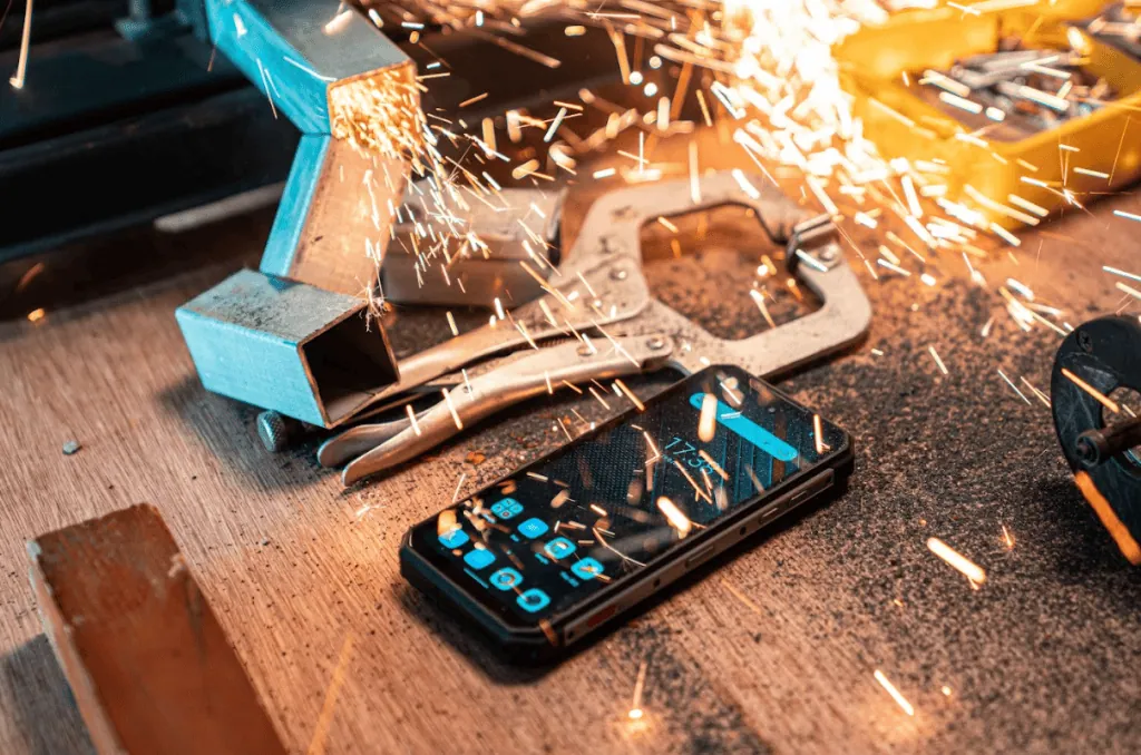 Promoção oukitel wp21, o smartphone com tela traseira sempre ligada Ferramenta de fabricação com smartphone, tecnologia e inovação em eletrônica.