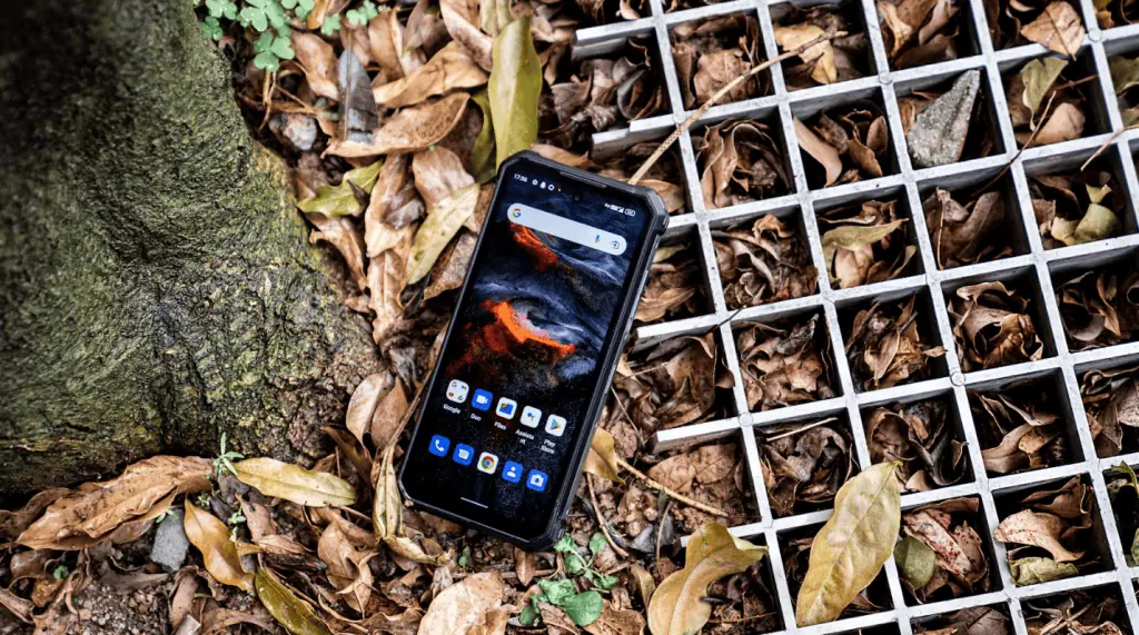 Promoção de celular com 21. 000 mah de bateria: oukitel wp19 Um smartphone ideal para aventureiros e pessoas que precisam de uma longa autonomia de energia. Imagem: oukitel