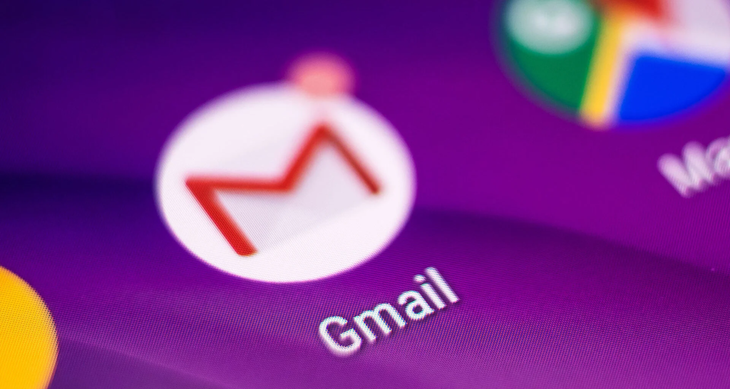 Está com sua caixa de entrada do gmail atolada e sem tempo para excluir cada e-mail? Aprenda como organizar seus e-mails forma fácil e automática. Imagem: smt