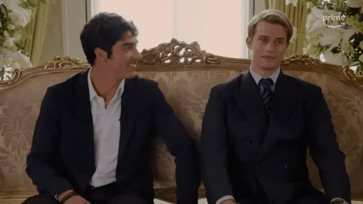 Vermelho, branco e sangue azul chega em agosto no prime video Vermelho, branco e sangue azul bolo gif 2 smt