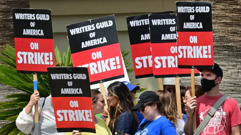 Protestos à favor da greve dos roteiristas de hollywood