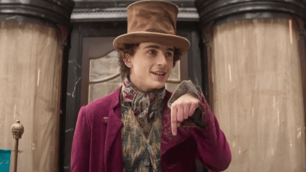 Warner bros divulga o 1º trailer do filme wonka Warner bros divulga o 1º trailer do filme wonka. Wonka conta com timothée chalamet no papel principal e reúne uma equipe de renome, com os mesmos produtores de harry potter; confira