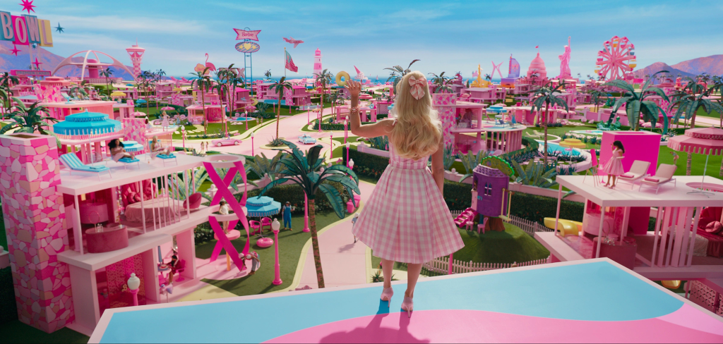 Crítica: barbie prova que rosa combina com tudo e supera expectativas. Abusando de tons pastéis, imaginação e nostalgia, greta gerwig entrega o melhor filme da sua carreira; confira a crítica com alguns spoilers