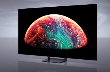 Imagem de tv com tela de alta definição exibindo arte abstrata colorida, ideal para tecnologia e entretenimento.