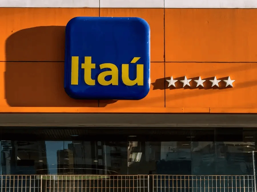 Itaú caiu? Veja se o aplicativo do banco está fora do ar ou não Falha no app do itaú já ocorreu há quase um ano t alt