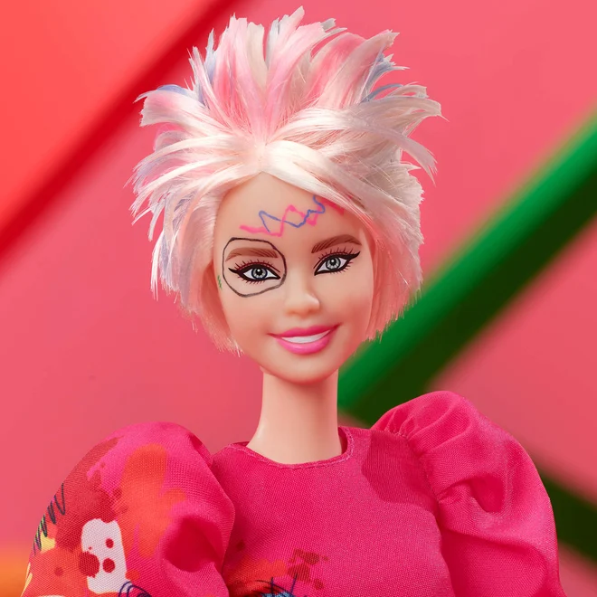 Barbie estranha foi criada para ser uma personagem t alt
