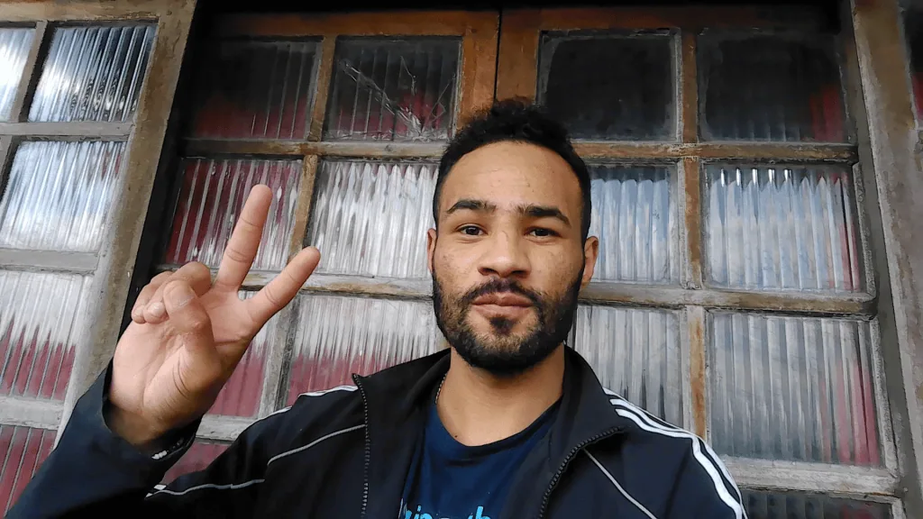 Review: asus vivobook pro 15 oled Selfie tirada pela câmera do vivobook pro 15