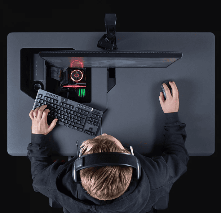 Conheça a base, mesa gamer dobrável com pc embutido Jogador usando base, mesa gamer dobrável