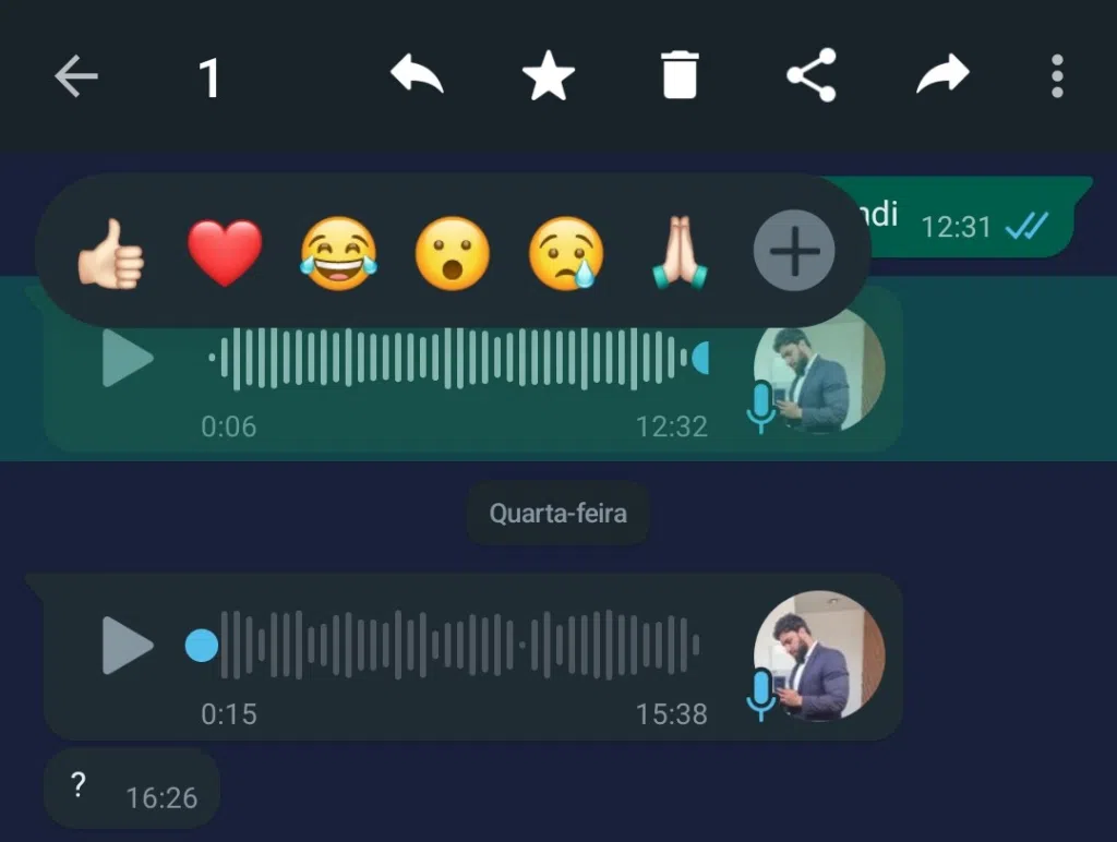 Selecione a mensagem de áudio na tela de bate-papo